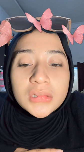 looking makes it hot_53