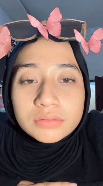 looking makes it hot_53