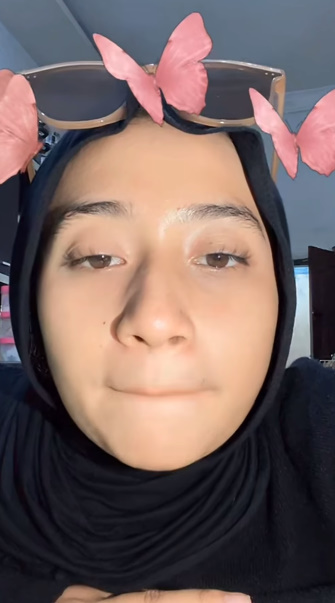 looking makes it hot_53