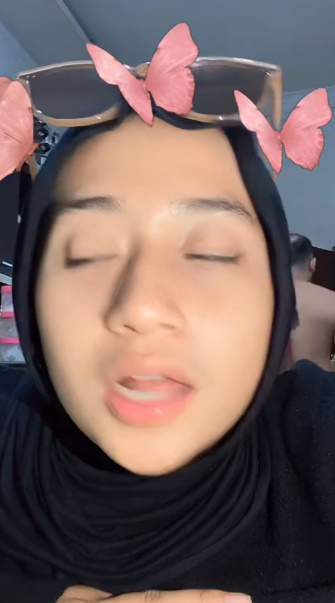 looking makes it hot_53