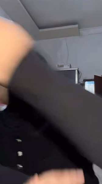 looking makes it hot_53