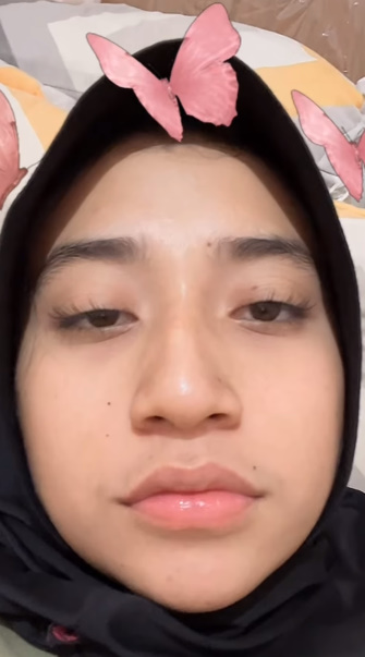 looking makes it hot_53