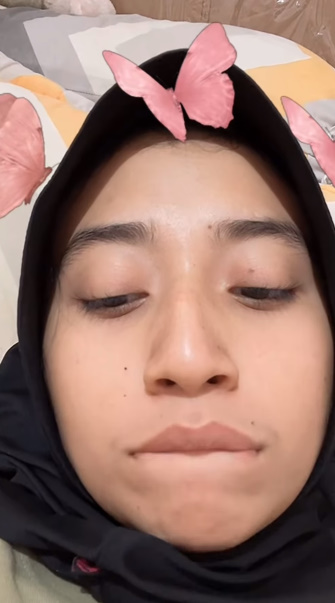 looking makes it hot_53