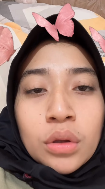 looking makes it hot_53