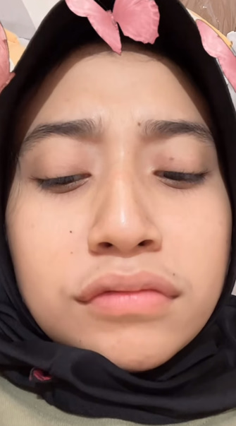 looking makes it hot_53