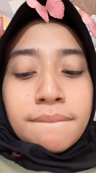 looking makes it hot_53