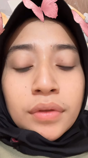 looking makes it hot_53