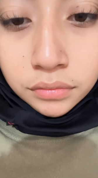 looking makes it hot_53