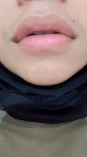 looking makes it hot_53