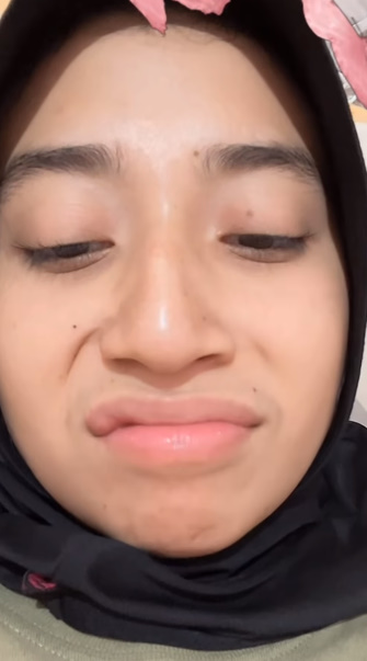 looking makes it hot_53