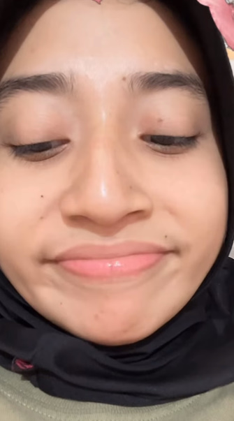 looking makes it hot_53