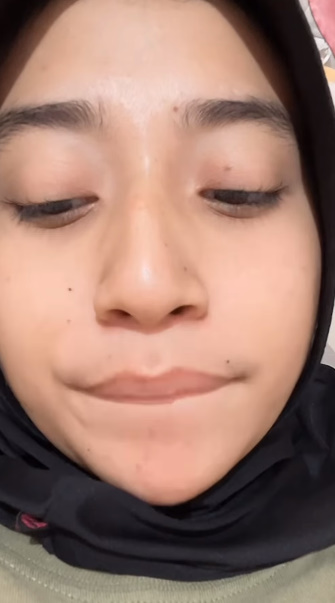 looking makes it hot_53