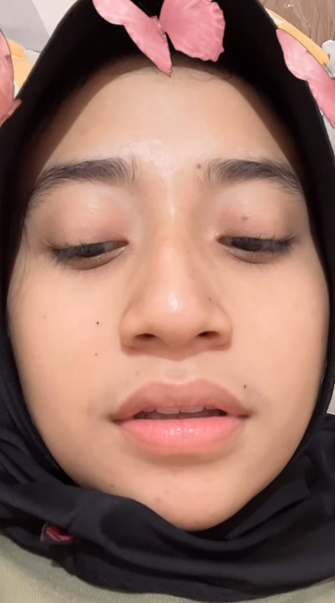 looking makes it hot_53