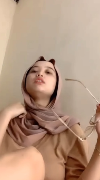 looking makes it hot_53