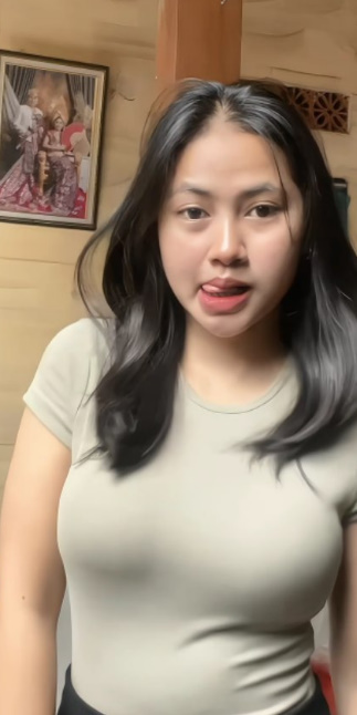 looking makes it hot_55