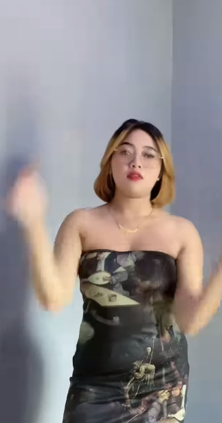 looking makes it hot_55