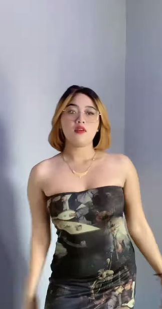 looking makes it hot_55