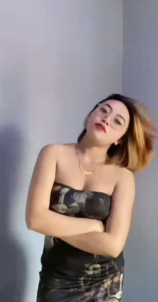 looking makes it hot_55