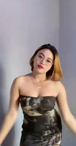 looking makes it hot_55