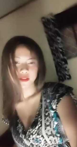 looking makes it hot_55