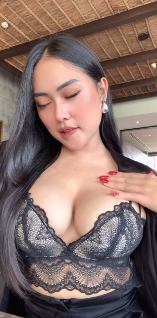 looking makes it hot_55