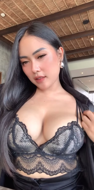 looking makes it hot_55