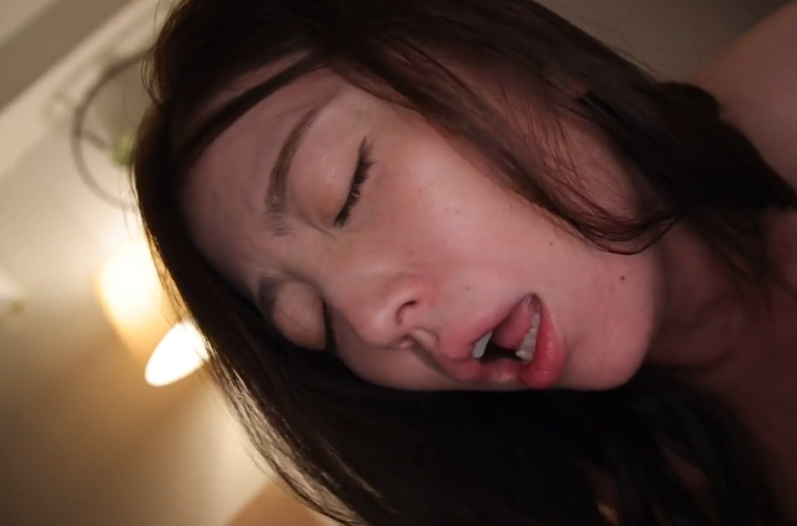 looking makes it hot_57