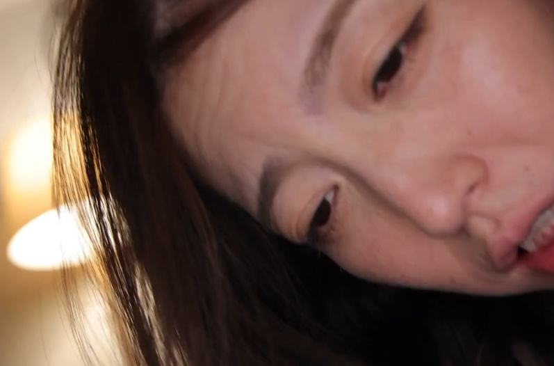 looking makes it hot_57