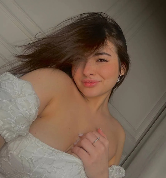 looking makes it hot_58