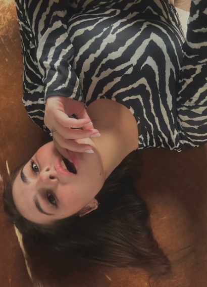 looking makes it hot_58