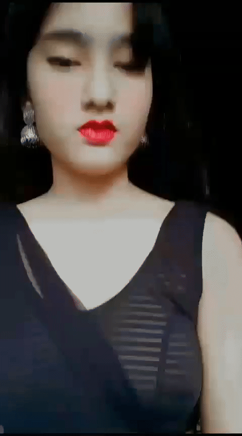 BD girl Zerin tasnim chowa showing boobs