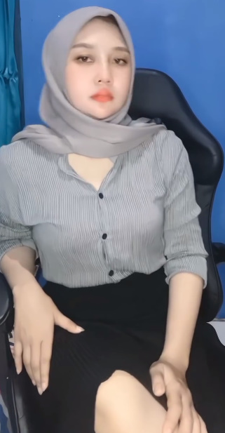 looking makes it hot_59