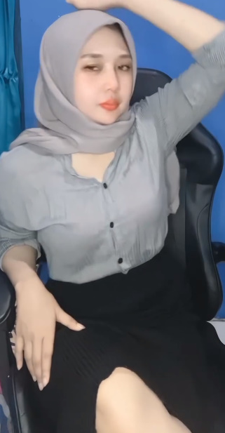 looking makes it hot_59