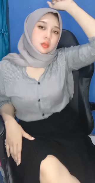 looking makes it hot_59