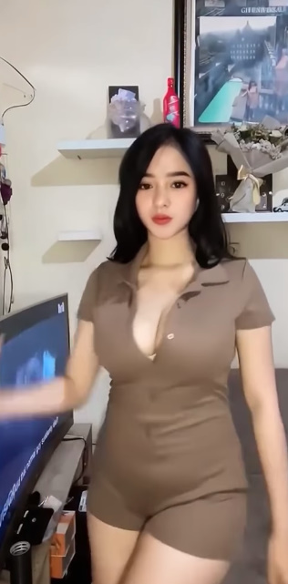 looking makes it hot_60