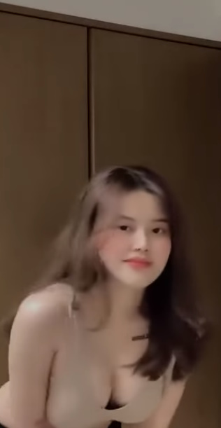 looking makes it hot_60