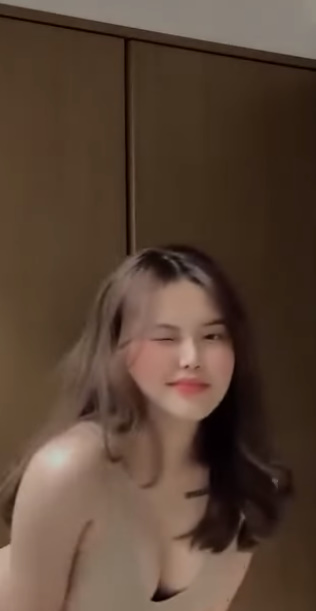 looking makes it hot_60