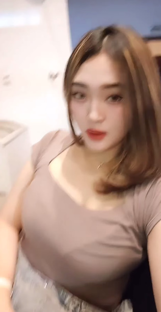 looking makes it hot_60