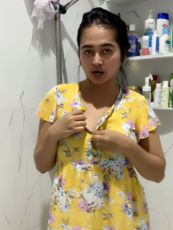 looking makes it hot_61