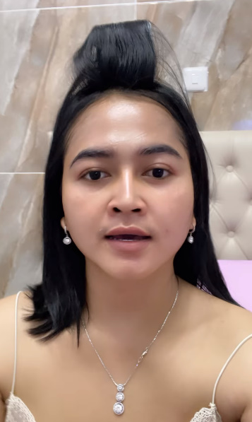 looking makes it hot_61