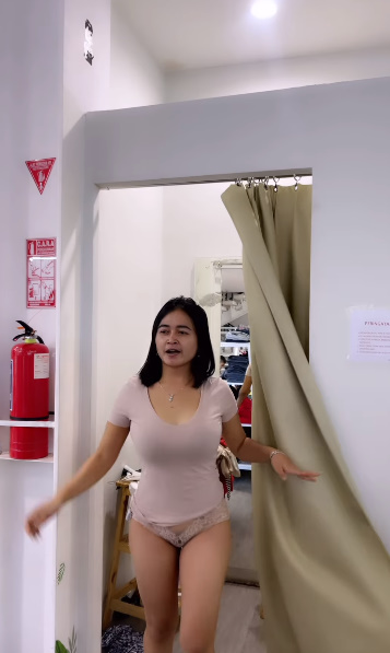 looking makes it hot_61