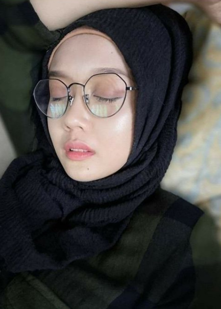 looking makes it hot_63