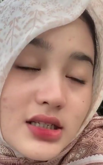 looking makes it hot_63