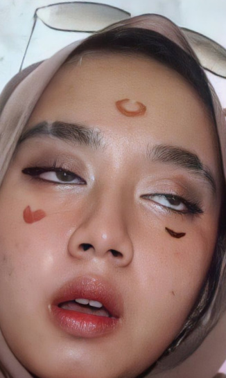 looking makes it hot_63