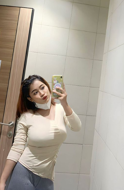 looking makes it hot_63