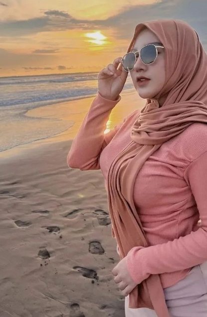 looking makes it hot_63