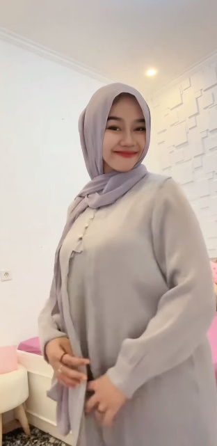 looking makes it hot_63