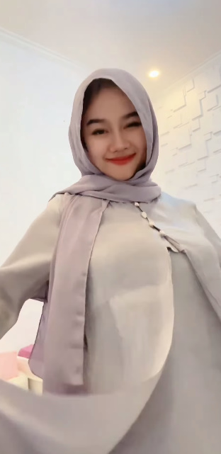 looking makes it hot_63