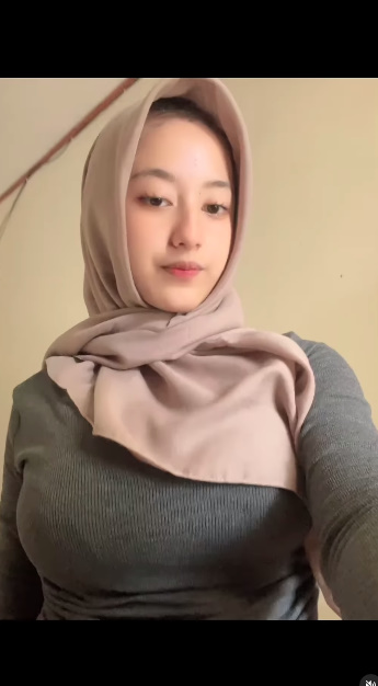 looking makes it hot_63