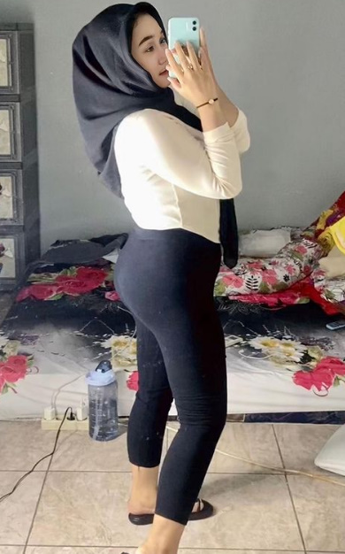 looking makes it hot_63